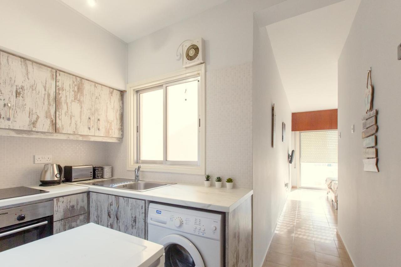Furnished Seafront Studio Larnaca Exteriér fotografie